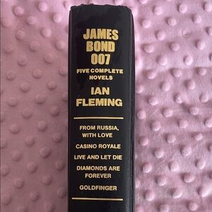James Bond 007 Five Complete Novels - Black and Gold